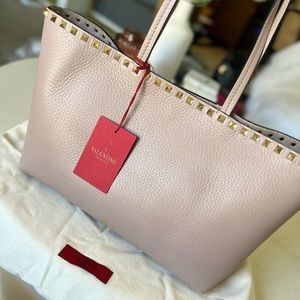 BRAND NWT Valentino Garavani Small Rockstud Tote